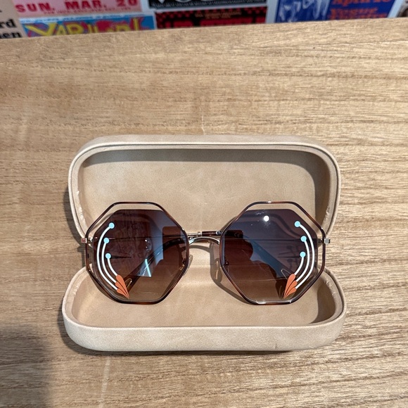 Accessories - Hexagonal Brown Sunglasses